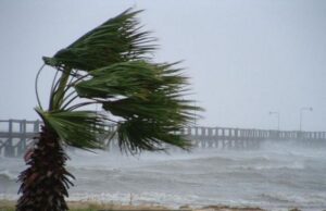 Sardegna, è ancora allerta: pioggia, vento e mareggiate allerta-meteo-sardegna-sotto-una-tempesta-di-vento