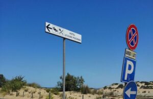 Rompono il finestrino dell’auto e rubano i loro averi mentre sono in spiaggia arbus-spiaggia-di-piscinas-a-numero-chiuso-polemiche-al-vetriolo-e-fioccano-multe