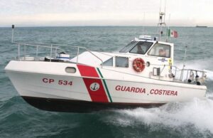 Forte maestrale e mare grosso, soccorsi canoisti e una barca in avaria barca-incagliata-salvato-velista-cagliaritano-rimasto-3-ore-aggrappato-a-uno-scoglio