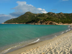 Spiagge di Castiadas, il parcheggio è 4.0: si paga anche con la carta e l’app cala-sinzias-la-regione-stoppa-la-vendita-and-ldquo-c-and-rsquo-and-egrave-stato-un-corto-circuito-and-rdquo