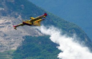 Incendi: 17 roghi in Sardegna, intervengono elicotteri e un Canadair