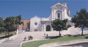 Cagliari, riaffiora un vecchio rifugio di guerra chiesa-inaugurato-nuovo-portone-santuario-bonaria