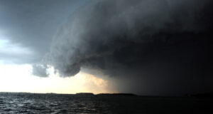 Meteo Sardegna, mare troppo caldo e rischio cicloni ciclone-in-arrivo-rischio-nubifragi-in-sardegna