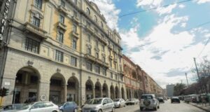 Via Roma, ruba una borsetta: arrestato marocchino di 23 anni controllava-gli-ambulanti-in-via-roma-vigile-aggredito-da-un-passante