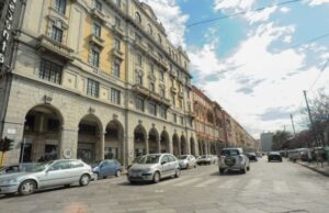 Via Roma, ruba una borsetta: arrestato marocchino di 23 anni controllava-gli-ambulanti-in-via-roma-vigile-aggredito-da-un-passante