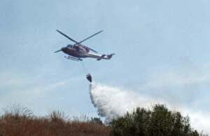Fiamme a Nuoro: in azione due elicotteri del Corpo Forestale