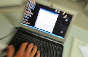 Fibra ottica, l’Italia naviga più veloce: la Sardegna è agli ultimi posti internet