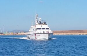 Collisione tra nave e peschereccio, la Procura apre un’inchiesta migranti-motovedetta-capitaneria-porto-torres-in-sicilia
