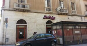 Stampace, è tornato il “giustiziere seriale di pneumatici” mistero-delizia-chiusa-da-un-mese-la-storica-pasticceria-di-stampace