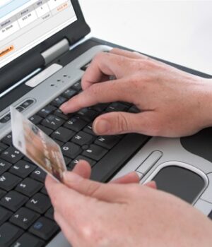 Santadi: compra una motosega sul web ma è una truffa, due denunce oristanese-truffata-via-web-denunciato-un-napoletano