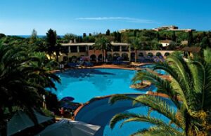 Paura al Filming Italy del Forte Village, boom di contagi tra le star del cinema premio-excellent-per-il-forte-village-ora-case-history-d-eccellenza