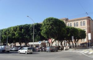 Piazza Garibaldi, chiusi al pubblico servizi igienici rifiuti-in-piazza-garibaldi-terza-pulizia-straordinaria