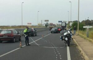 Cagliari, scontro sulla 195 Racc: coinvolti tre camion ss195-scontro-trattore-con-auto-due-feriti