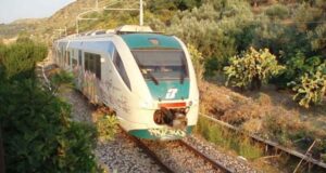 Recovery Fund, per le ferrovie sarde soltanto spiccioli: indignazione di Solinas tratte-soppresse-ritardi-e-sale-d-and-rsquo-attesa-chiuse-pd-and-ldquo-degrado-ferrovie-in-sardegna-and-rdquo