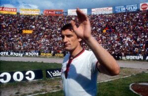 Cagliari: nuovo stadio intitolato a Gigi Riva un-monumento-per-gigi-riva-via-all-azionariato-popolare