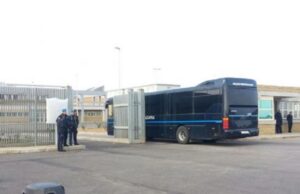 Uta: detenuto positivo sputa in faccia all’agente che non lo fa fumare uta-spinello-al-figlio-in-carcere-detenuto-e-madre-denunciati