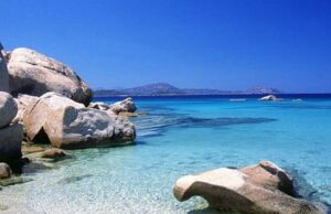 Spedisce cartoline delle vacanze in Sardegna, ma arrivano tre mesi dopo vacanze-sardegna-prenotazioni-sull-isola-raddoppiate-rispetto-al-2015-san-teodoro-al-top