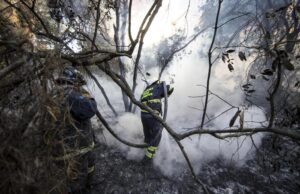 Fiamme a Sinnai, intervento dell’elicottero