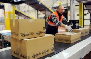 Amazon ammette: “Dipendenti costretti a fare pipì nelle bottiglie”