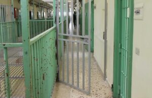 Uta, ennesimo episodio di violenza | Detenuto dà fuoco alla cella