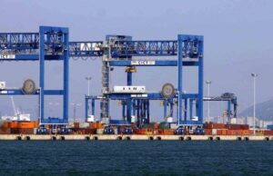 Dramma al Porto Canale: operaio morto schiacciato da due rimorchi