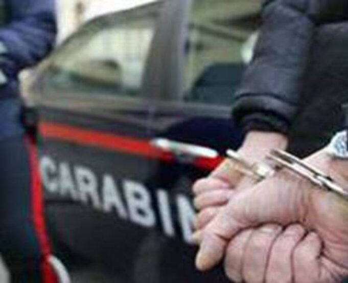 Picchiato dagli albanesi, sardo cerca di vendicarsi con la pattadese