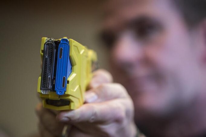 Taser anche a Cagliari, la Lega presenta la mozione