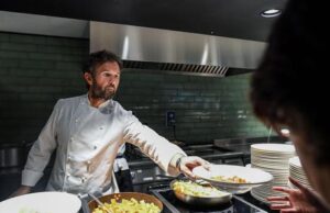 Dinner Club: con Cracco e Abatantuono alla scoperta della Sardegna
