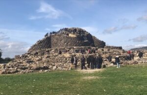 Barumini, turista americana cade dentro il nuraghe