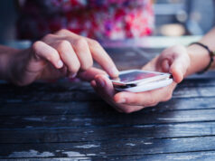 Microfoni smartphone accesi, il Garante della privacy avvia un’indagine