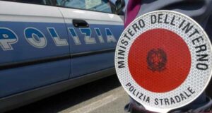 Contromano sulla statale 131, fermato 17enne