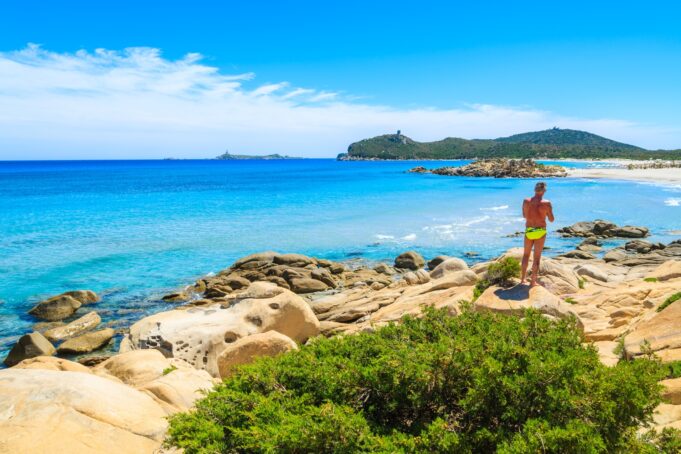 Airbnb, nella top 10 delle mete estive ci sono due località sarde