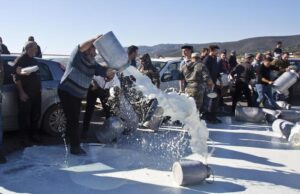 Protesta del latte, 13 pastori sardi a processo per blocco stradale