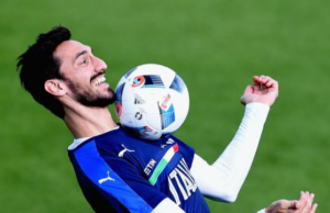 Sei anni fa la scomparsa di Davide Astori | Il Cagliari: “Per sempre uno di noi”