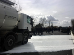 Latte, monta la protesta dei pastori | Lunedì presidio sulla 131 DCN