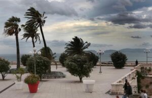 Il maestrale fa danni nel Cagliaritano | Roghi anche nel centro abitato