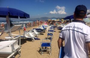 Stabilimento abusivo ad Alghero, sequestrati 250 metri quadri di spiaggia