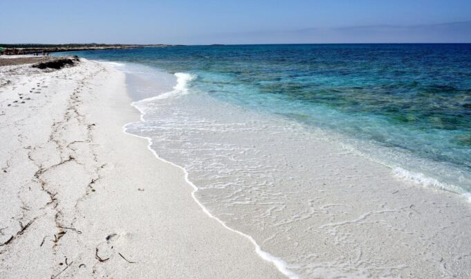 Sposarsi in spiaggia? Nel Sinis da oggi si può | Luoghi e costi