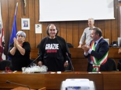 Le magliette disegnate da Gavino Sanna per ricostruire il Montiferru ferito