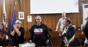 Le magliette disegnate da Gavino Sanna per ricostruire il Montiferru ferito