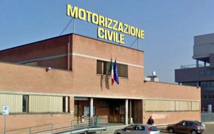Cagliari, motorizzazione civile nel caos: quattro mesi per avere una patente