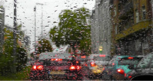 Sardegna, addio estate: arrivano nuvole, temporali e maltempo | Le zone interessate Piogge intense nel Sud Sardegna, chiusa la SS 128 per allagamento