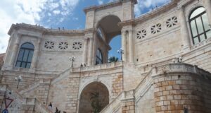 Giornata del lutto in gravidanza, il Bastione s’illumina di azzurro