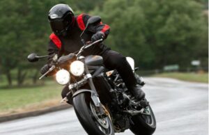 Sassari: sfreccia a 140 chilometri orari | Nei guai centauro neopatentato