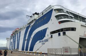 Shock sul traghetto Porto Torres-Genova, 19enne denuncia: “Mi hanno violentata” nave grandi navi veloci