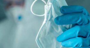 Mascherine anti-Covid, Vallascas: “Negli ospedali di Cagliari non a norma”