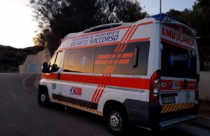 Ambulanza trova cancelli chiusi e paziente muore, aperta inchiesta