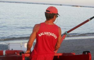 I bagnini tornano nelle spiagge del Sinis: trovati i fondi per il salvataggio