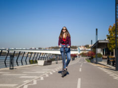 Monopattini, Truzzu: il limite di velocità a 20 Km/h e casco per gli under 18