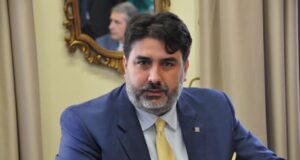 Staff Giunta: duro attacco dei sindacati: “uso discutibile di denaro pubblico”